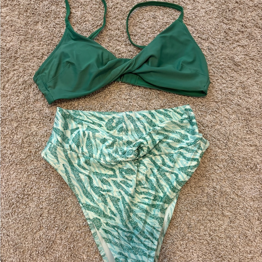 aerie Green Bikini Set - Solid Top & Patterned High-Waist Bottom